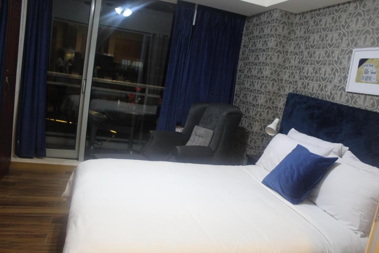 Azure Urban Resort A4 Near Airport Mall With Wavepool Paranaque City Ngoại thất bức ảnh