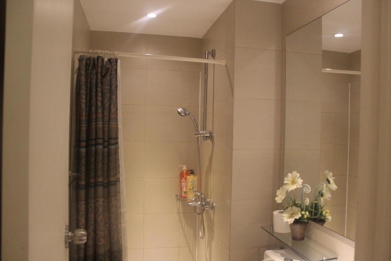 Azure Urban Resort A4 Near Airport Mall With Wavepool Paranaque City Ngoại thất bức ảnh