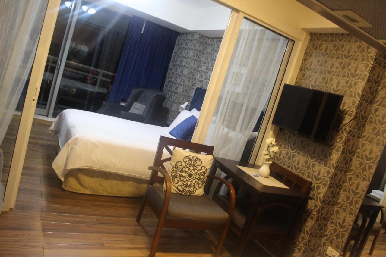 Azure Urban Resort A4 Near Airport Mall With Wavepool Paranaque City Ngoại thất bức ảnh