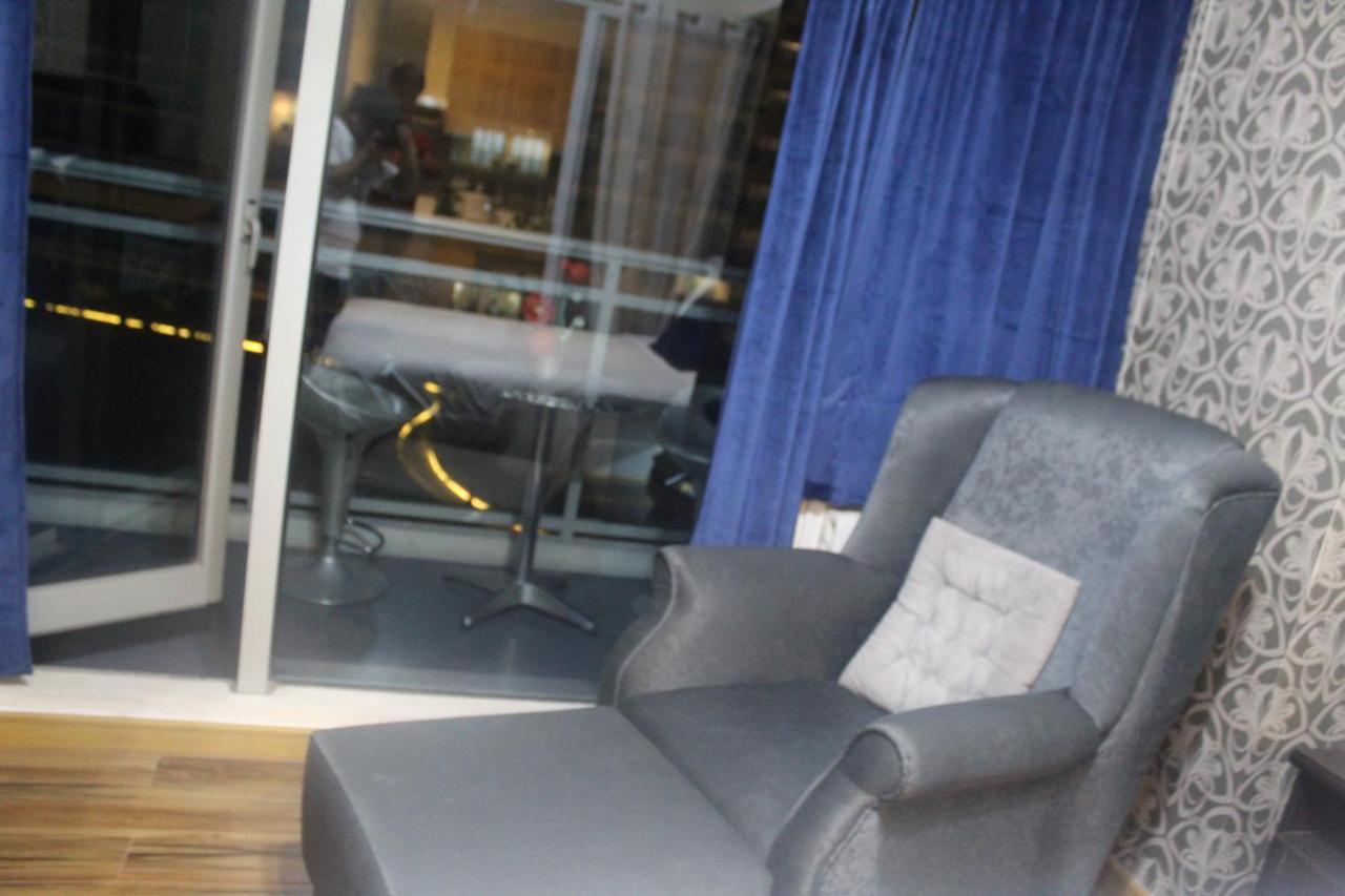 Azure Urban Resort A4 Near Airport Mall With Wavepool Paranaque City Ngoại thất bức ảnh