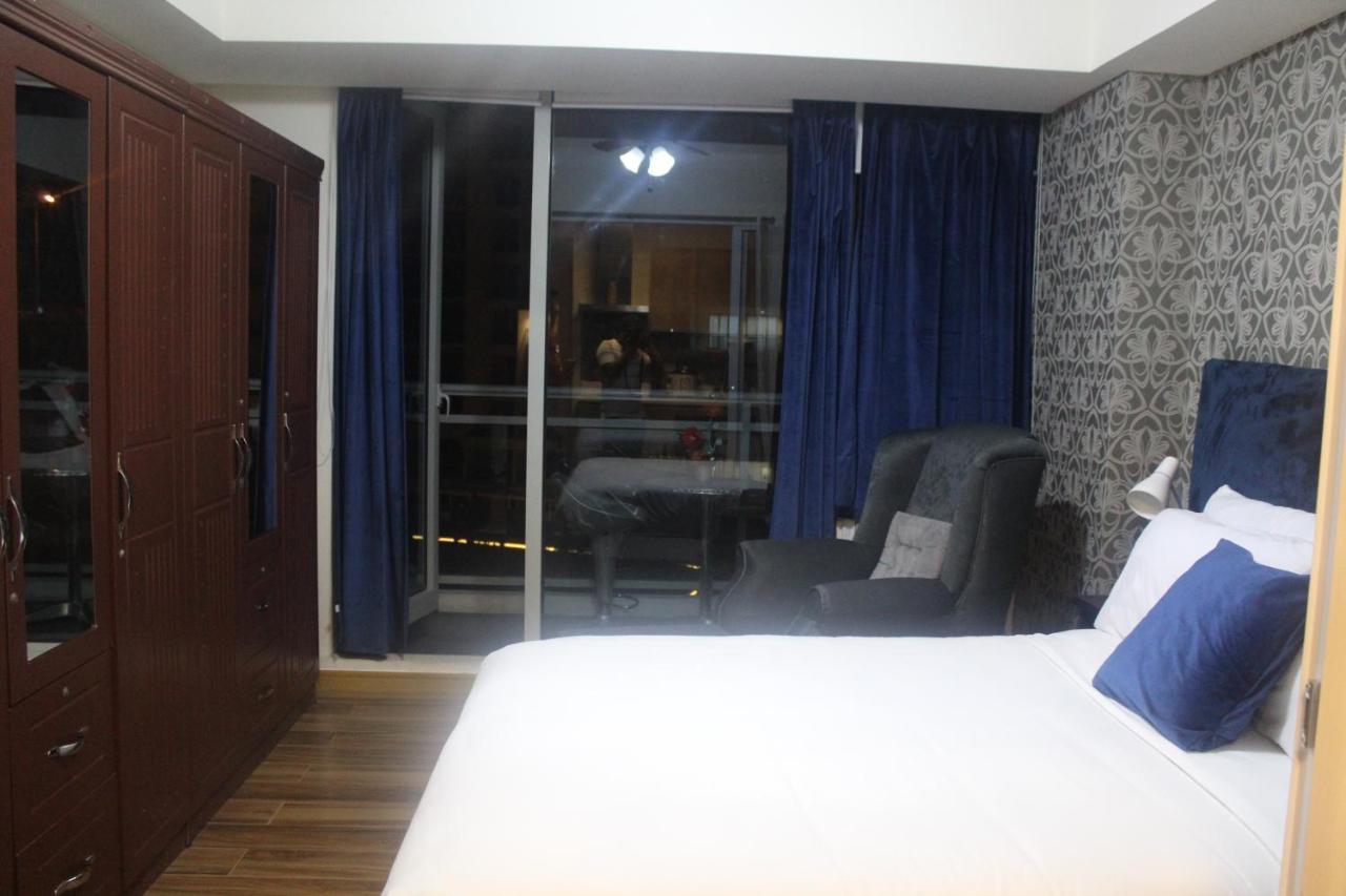 Azure Urban Resort A4 Near Airport Mall With Wavepool Paranaque City Ngoại thất bức ảnh