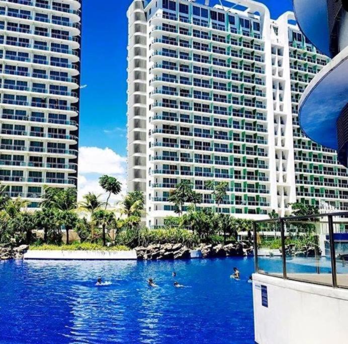 Azure Urban Resort A4 Near Airport Mall With Wavepool Paranaque City Ngoại thất bức ảnh