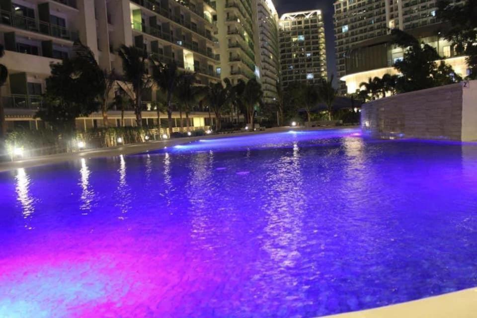 Azure Urban Resort A4 Near Airport Mall With Wavepool Paranaque City Ngoại thất bức ảnh