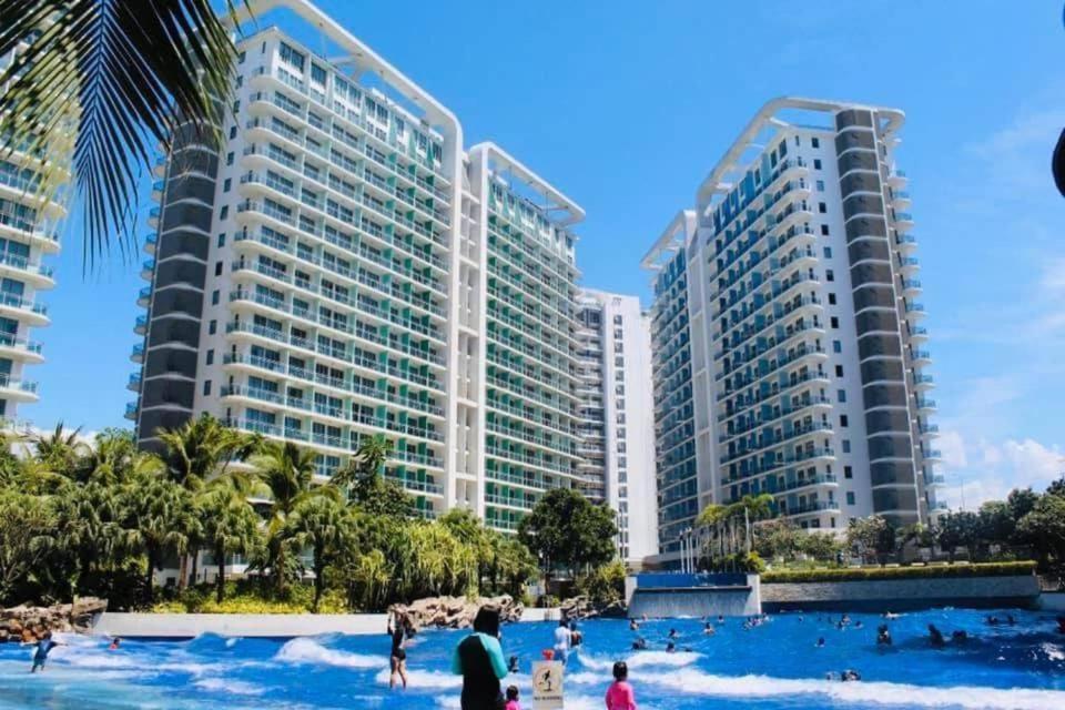 Azure Urban Resort A4 Near Airport Mall With Wavepool Paranaque City Ngoại thất bức ảnh